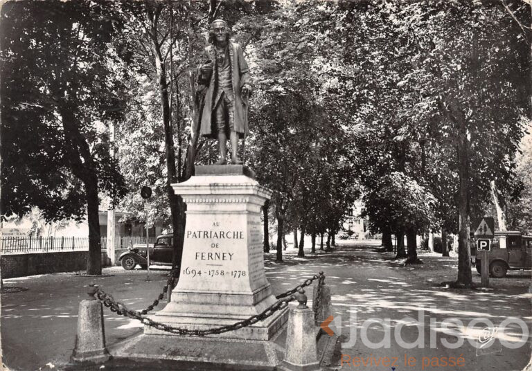 Statue de Voltaire